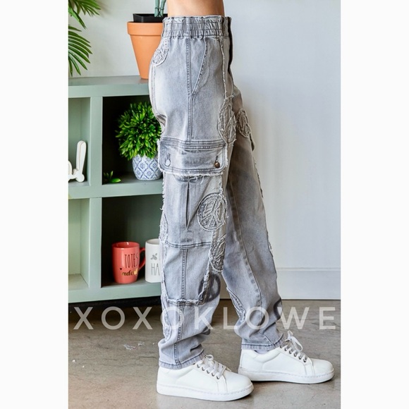 Oli & Hali Peace Sign Patch Frayed Edge Cargo Jeans Relaxed Fit - Picture 12 of 16